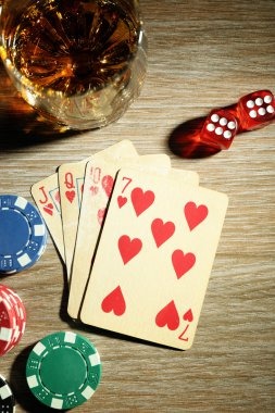 Live baccarat table at jamin 777 with croupier dealing cards